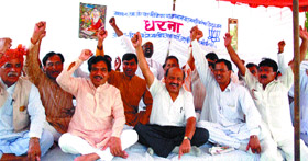 Delhi Pradesh BJP president Harsh Vardhan, senior party leader Satya Narayan Jathia and activists of the BJP SC Morcha protest against the insulting remarks about Maharishi Balmiki and the Ramayana in the Capital on Sunday.Tribune photo by Manas Ranjan Bhui