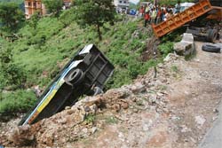 Deadly curves and dangerous points of NH-22 cause many accidental deaths 