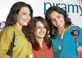 IN THE LIMELIGHT: ‘Chak De’ girls (from left) Shilpa Shukla (Bindiya), Arya Menon (Gul) and Shubhi Mehta (Gunjan) in Ludhiana on Tuesday.