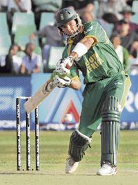 South Africas Justin Kemp plays a shot during their ICC World Twenty20 cricket match against New Zealand in Durban on Wednesday. Kemp scored an unbeaten 89 from 56 balls. South Africa won by 6 wickets