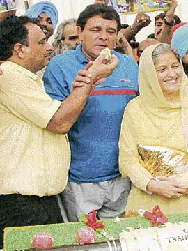 Mayor Harjinder Kaur, too, celebrates with Yuvraj’s father Yograj Singh