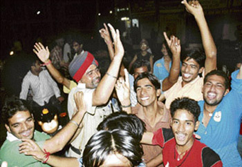 Even this policeman could not control his emotions on Indias win over Pakistan in the Twenty20 World Cup and participated in the celebrations in Bathinda on Monday night