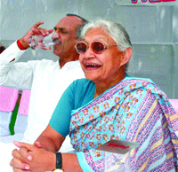 Delhi Chief Minister Sheila Dikshit with DPCC president J.P. Agarwal at the Press Club in the Capital on Thursday.