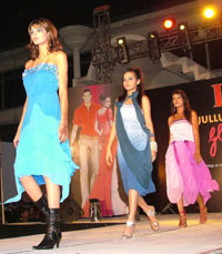 INIFD fashion show Glam Parade drew a huge crowd.