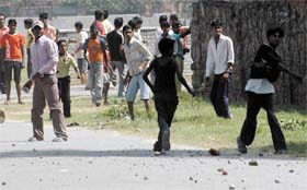 Police personnel resorted to teargas and lathi-charge to control the mob, protesting against the killing of seven persons by a Blueline bus