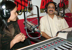 Jalandhar ki life banao activity saw mayor Rakesh Rathore answering residents queries.