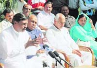 Himachal BJP party affairs in charge Satya Pal Jain adresses mediapersons at Hamirpur on Sunday. 