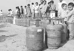 Ramgarh residents queue up for cylinders