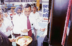 SBI general manager opens ATM at Kalka 