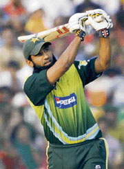 Like Tendulkar, Mohammad Yousuf also missed a hundred as he was left stranded on an unbeaten 99.
