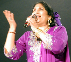 Pakistani singer Afshan Abbas also cast a spell on the audience at the Virasat Mela on Sunday night. 
