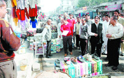 Mayor Rakesh Rathore takes round of Kishanpura
