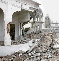 Gurdwara Baba Bir Singh Dhir Singh in the Takht Damdama Sahib complex.