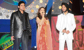 Glitzy affair: Madhuri with finalists Harshit and Ishmeet