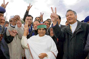 BSP chief Mayawati flashes the victory sign on her arrival at Shimla on Friday.