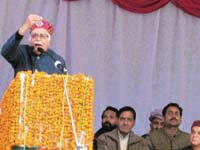 BJP leader L.K. Advani makes a point at a rally in Dharampur (Mandi) on Sunday.