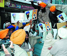 SAD(A) workers courting arrest after carrying out a fateh march against the bandh called by Shiv Sena (H) in Bathinda on Friday.