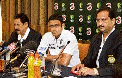 Indian captain Anil Kumble (centre) with team managers, Chetan Chauhan (left), and Dr Sridhar during a press conference in Melbourne.