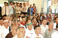 Rajgarh farmers want licences to shoot monkeys.