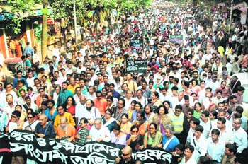 Thousands poured into the heart of Kolkata to condemn the manner in which the CPM cadres recaptured Nandigram