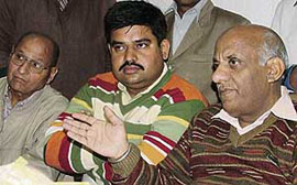 DCC chief Jagmohan Sharma addresses mediapersons in Ludhiana on Monday.