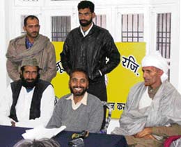 Himachal Pradesh Gujjars Samaj Kalyan Sabha president M. Kalu Deen addresses a press conference in Nurpur on Thursday.