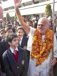 Bernie Meyer from the USA, who not only follows Gandhian philosophy but also dresses up like the Mahatma, interacts with students of KB DAV School, Sector 7, in Chandigarh on Monday.