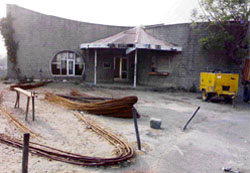 A tourist caf owned by the Himachal Pradesh Tourism Development Corporation (HPTDC) at Baijnath is in a state of utter neglect.