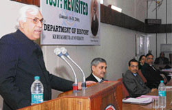 Dr S.Y. Quraishi, Election Commissioner of India, addresses a national conference on the 1857 revolt on the Kurukshetra University campus