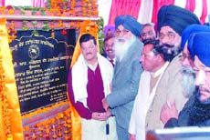 Punjab CM Parkash Singh Badal opens Phagwara bus stand on Wednesday.