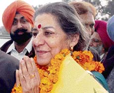 Union minister for tourism and culture Ambika Soni paid a visit to Ropar on Wednesday. 