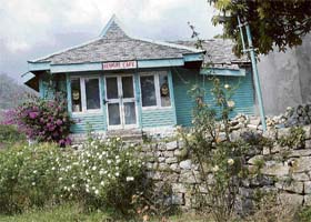 Neugal Cafe building is on the verge of collapse and in disuse