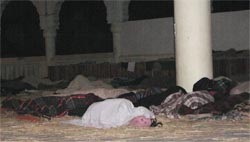Tough times dont last: Youth lying on open verandah at the Gurdwara Haji Rattan in Bathinda
