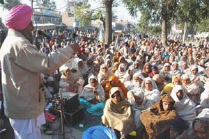 Members of BKU Ekta (Ugrahan) protest against suicides by farmers at the Mini-Secretriat in Bathinda on Wednesday.