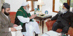 Shahi Imam of Jama Masjid meets Punjab Chief Minister Parkash Singh Badal in Chandigarh
