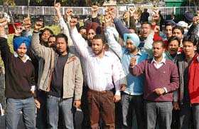 Students of the UIET and chemical engineering department, along with activists of PUSU, protest in support of their demands at Panjab University, Chandigarh