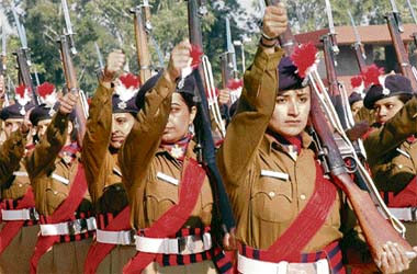 Chandigarh policewomen at full-dress rehearsal for Republic Day