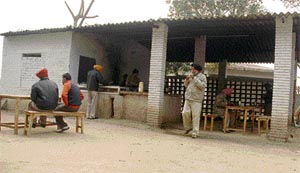 Employees have to make do with knickknacks at a tea stall near communication centre, PAU.