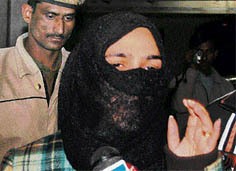 Dr Jeevans wife Pooja, an accused in the kidney racket, after being arrested by the Gurgaon police from Esscal Tower in Gurgaon on Wednesday.