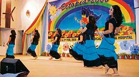 Medicos perform dance on the condluding day of Ectopia-2008 at DMCH in Ludhiana on Saturday. 
