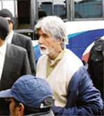 Actors Diya Mirza and Amitabh Bachchan on the sets of Shoe Bite in Shimla. 