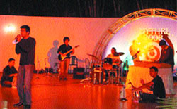 Karan (L) is the lead singer of Infusion, official band of Infosys, Pune