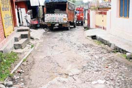 A state highway in bad shape near Palampur