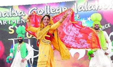 Students put up a dazzling performance during Synergy-2008, an inter-college cultural festival, at Lyallpur Khalsa College in Jalandhar.