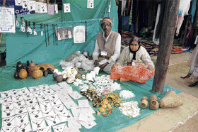 Gopal Nandis art is that he transmutes thrown-away material into amazing artifacts and sells them at prices ranging between Rs 1,000 and Rs 3,000. 