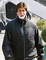 Amitabh Bachchan arrives at the Chandigarh airport for shooting of Shoe-bite