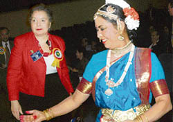 Suchitra Mitra welcomes Carolyn E. Jones at a conference of the Rotary International District 3080 in Panchkula