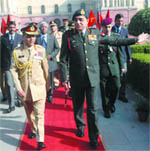Army Chief Gen Deepak Kapoor along with Bangladesh Army Chief Gen Moeen U. Ahmed after a welcome ceremony in the Capital