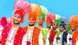The bhangra team waiting for its turn at the youth festival held at Polytechnic College in Bathinda. 