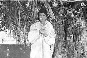 Baba Bhundu Ram of Katesra village in Rohtak district of Haryana has spent his whole life planting, nurturing and protecting trees